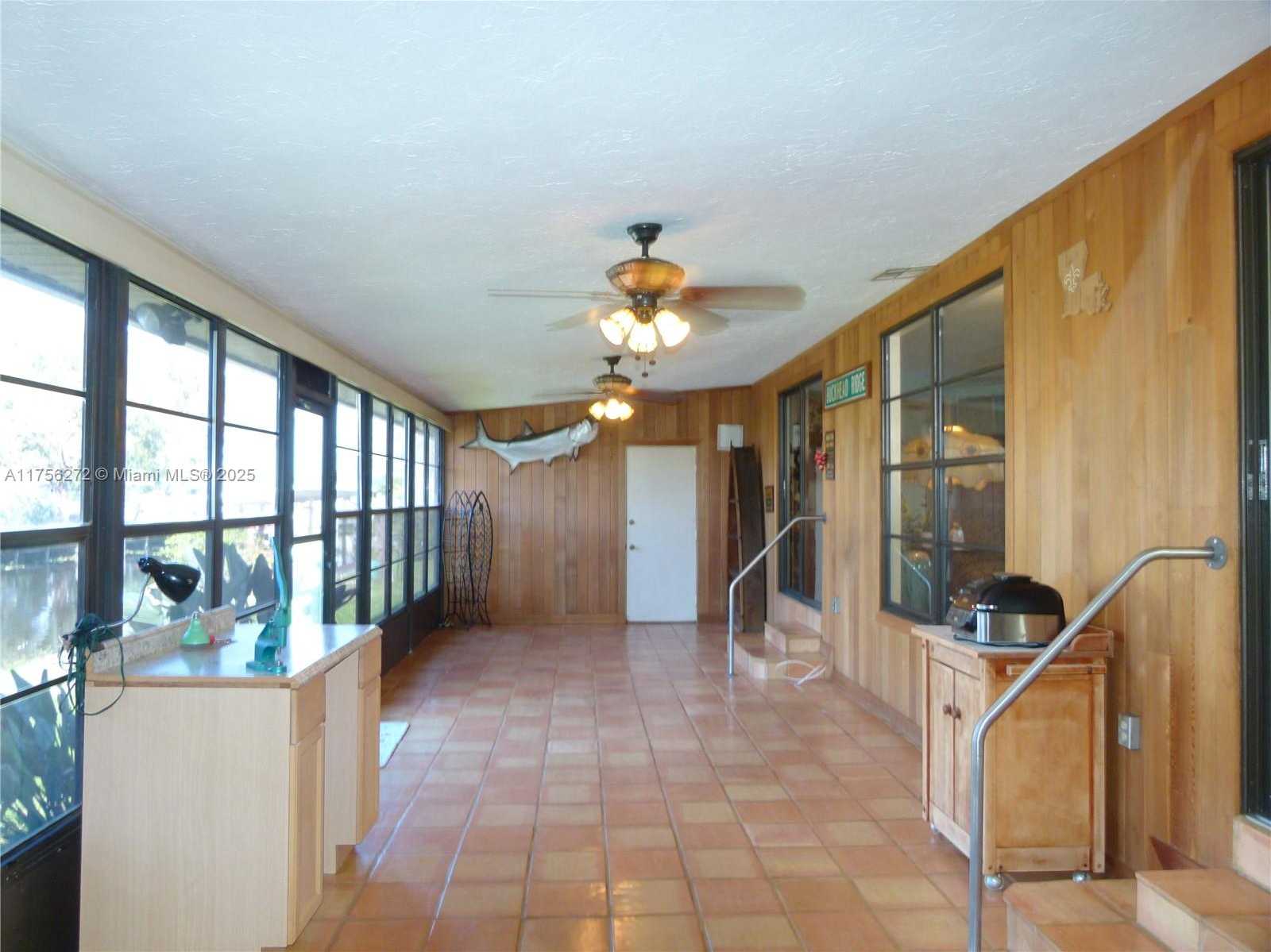 Small Image of 1160 20TH STREET, Bulkhead Ridge Number 40