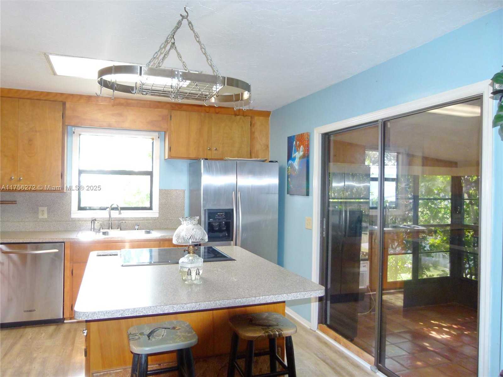 Small Image of 1160 20TH STREET, Bulkhead Ridge Number 7