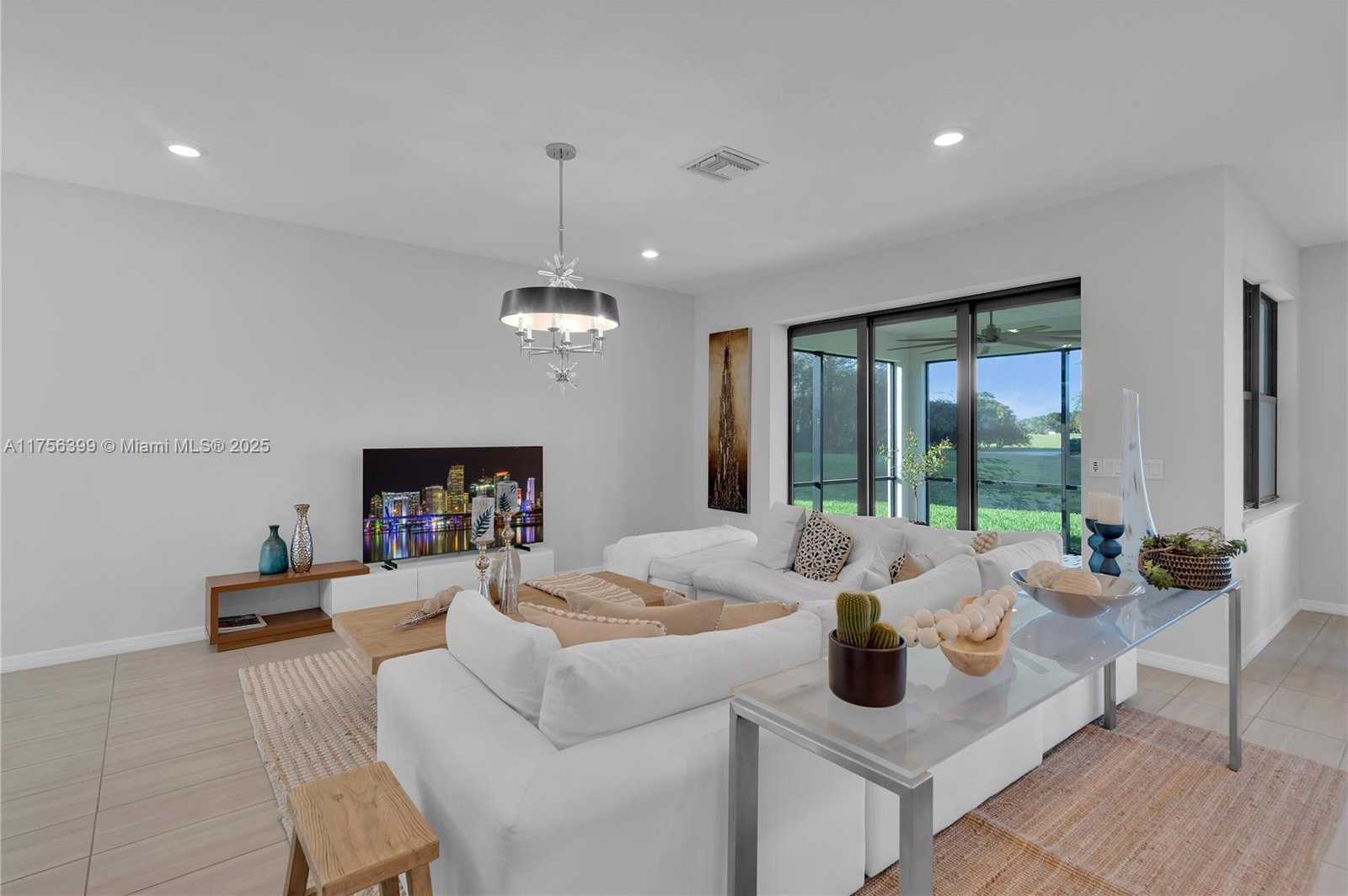 Small Image of 7681 NORTH WEST 84TH LN, Tamarac Number 18