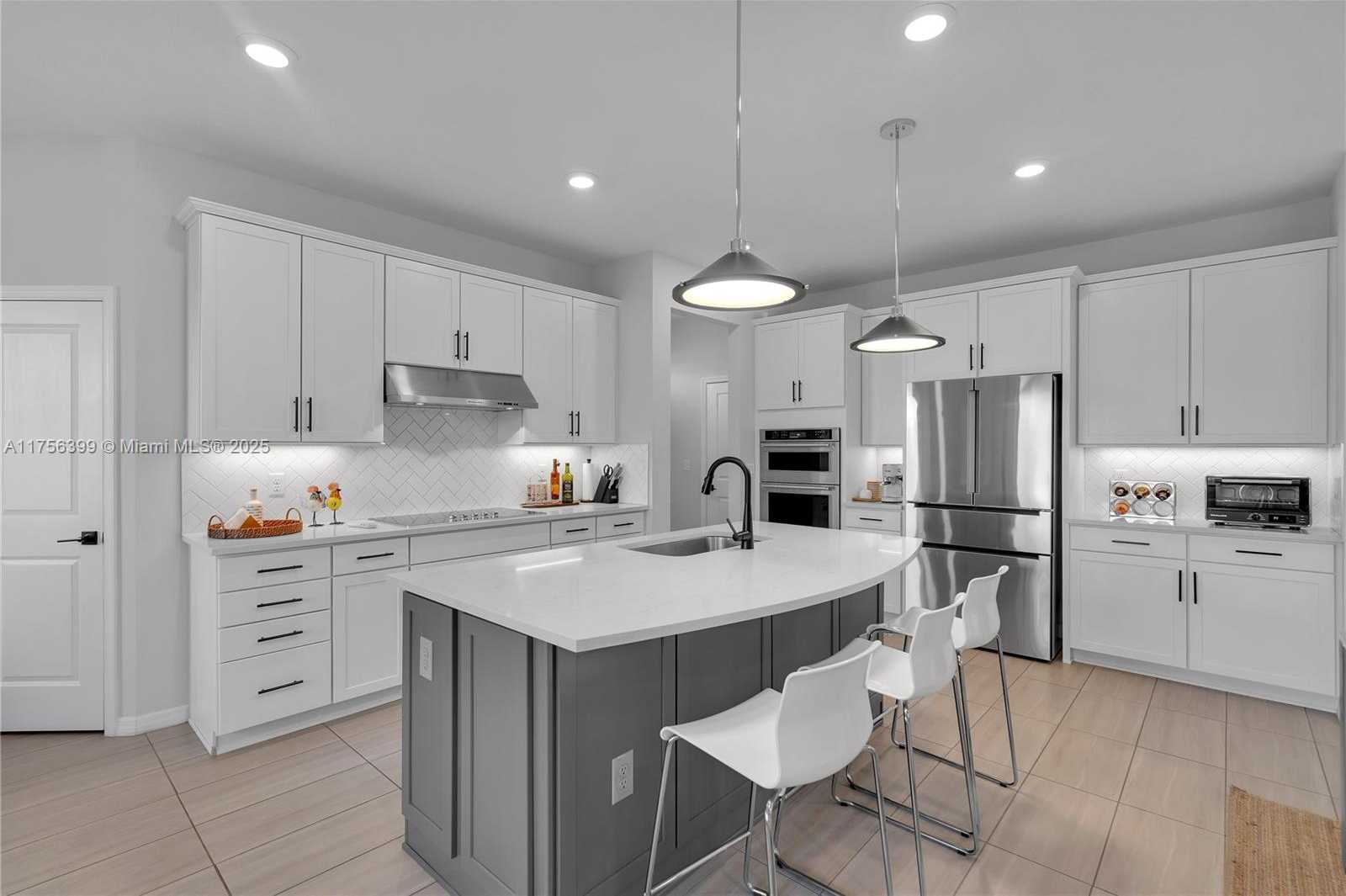 Small Image of 7681 NORTH WEST 84TH LN, Tamarac Number 20