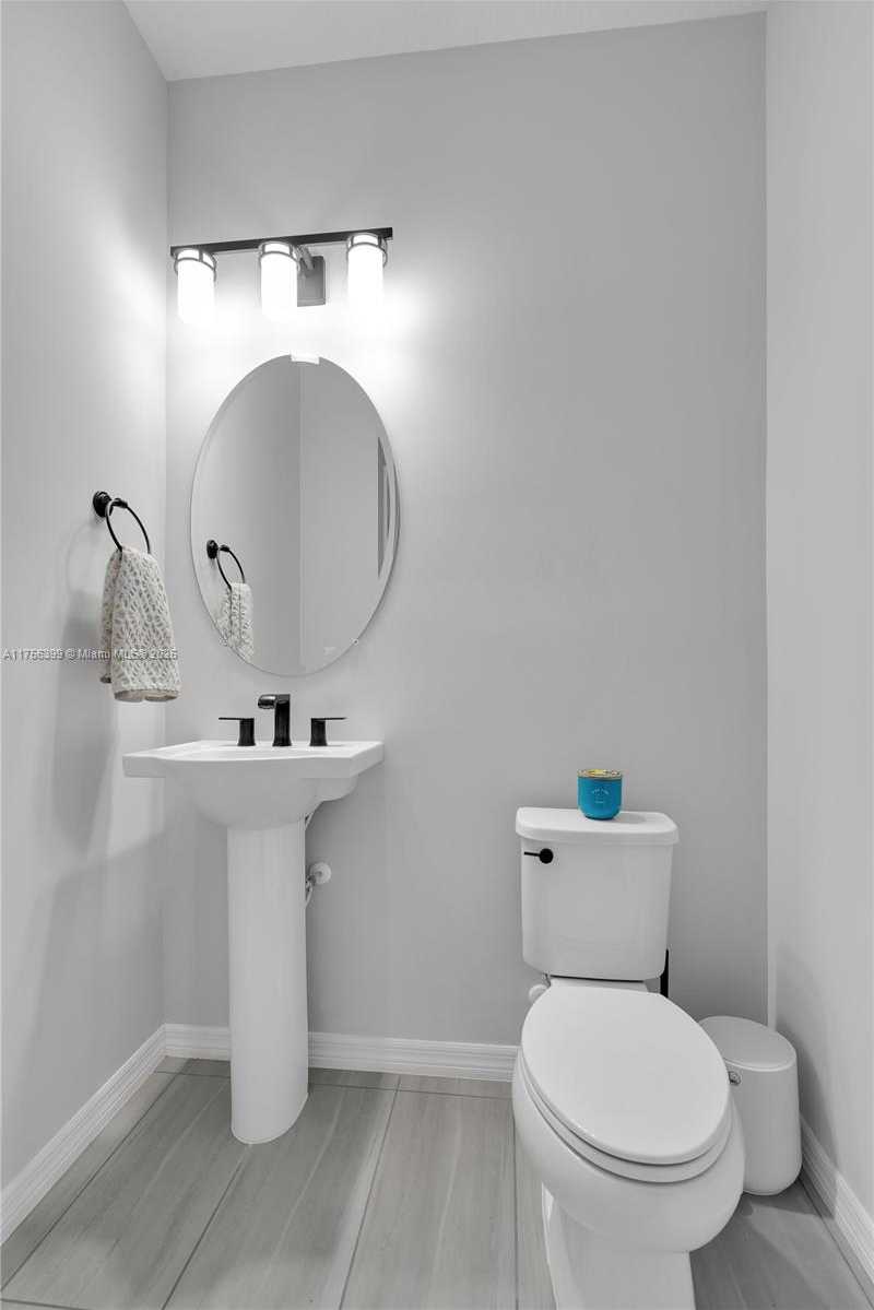 Small Image of 7681 NORTH WEST 84TH LN, Tamarac Number 27