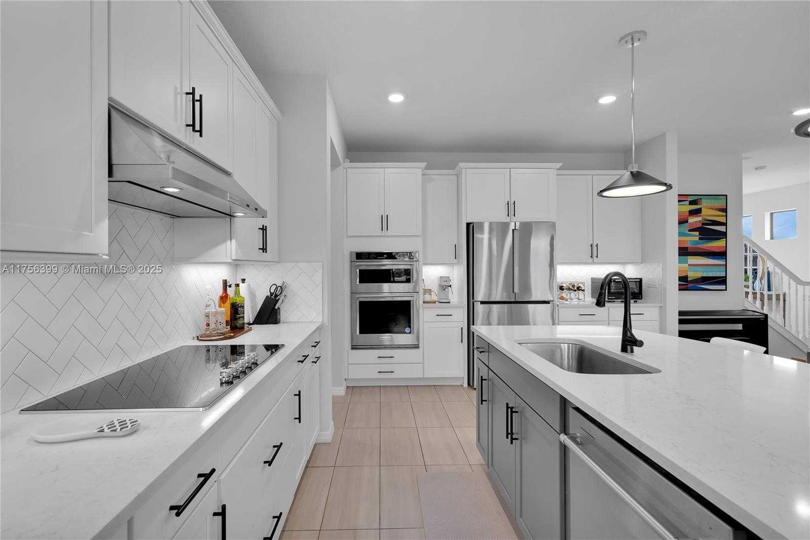 Small Image of 7681 NORTH WEST 84TH LN, Tamarac Number 3