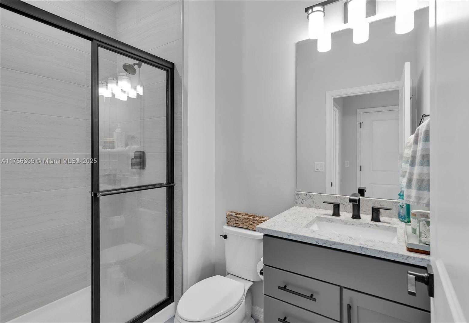 Small Image of 7681 NORTH WEST 84TH LN, Tamarac Number 37
