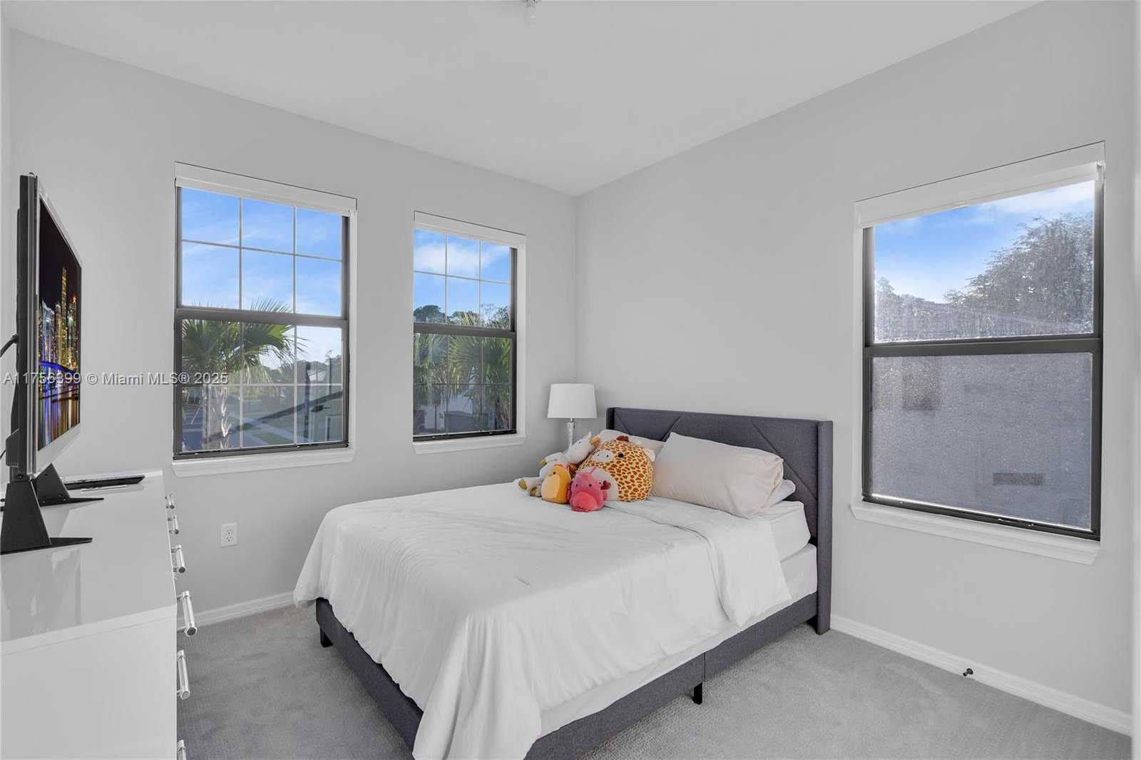 Small Image of 7681 NORTH WEST 84TH LN, Tamarac Number 39