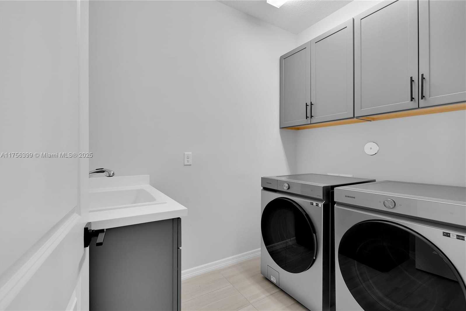 Small Image of 7681 NORTH WEST 84TH LN, Tamarac Number 41