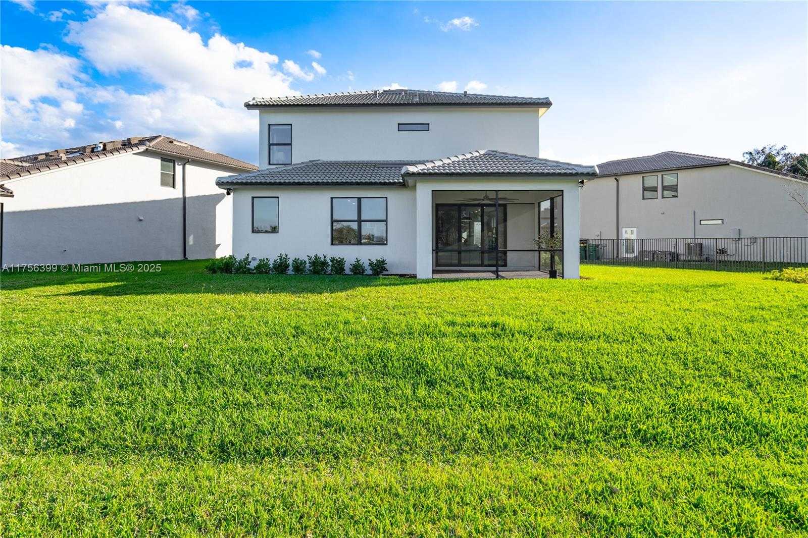 Small Image of 7681 NORTH WEST 84TH LN, Tamarac Number 9