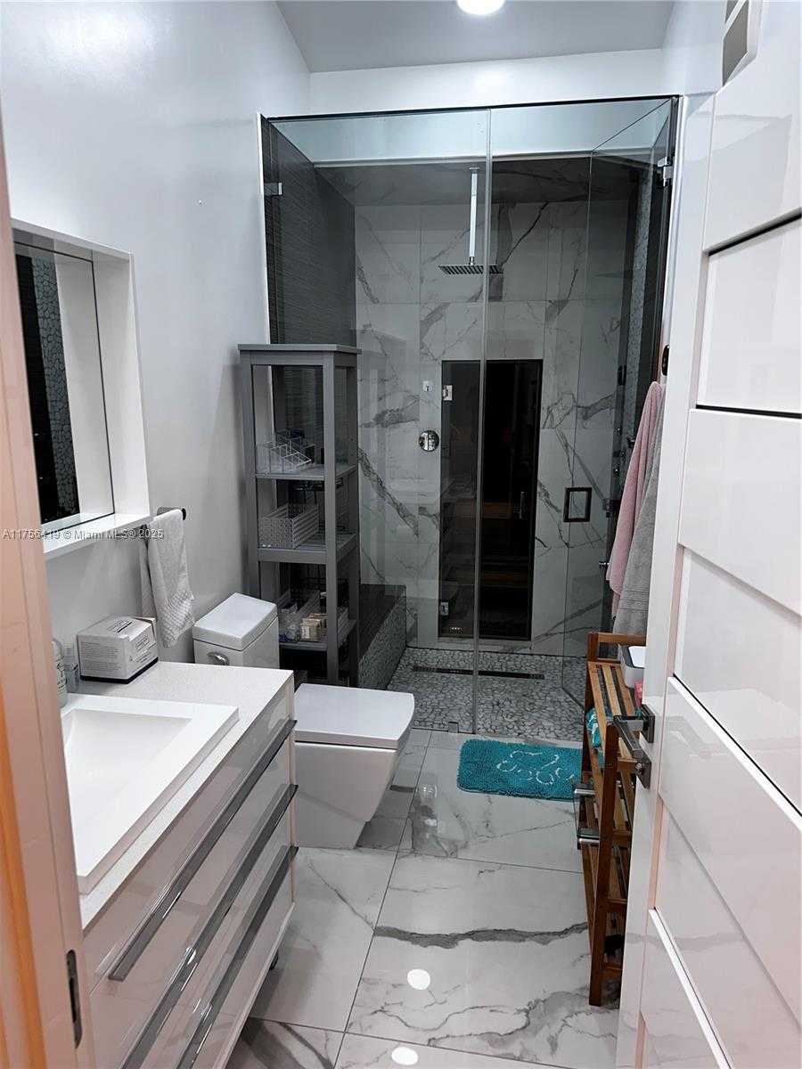 Small Image of 18801 SOUTH WEST 25TH CT, Miramar Number 12