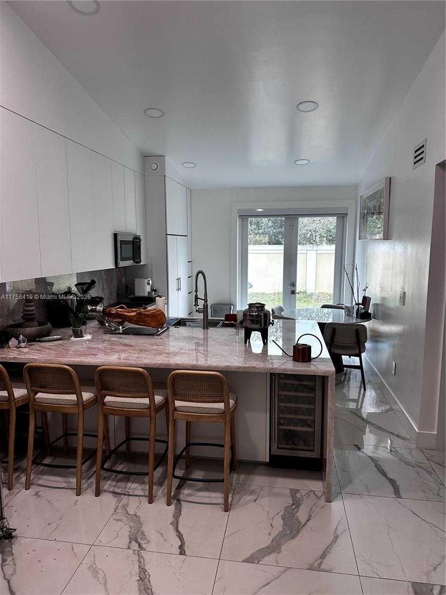 Small Image of 18801 SOUTH WEST 25TH CT, Miramar Number 2