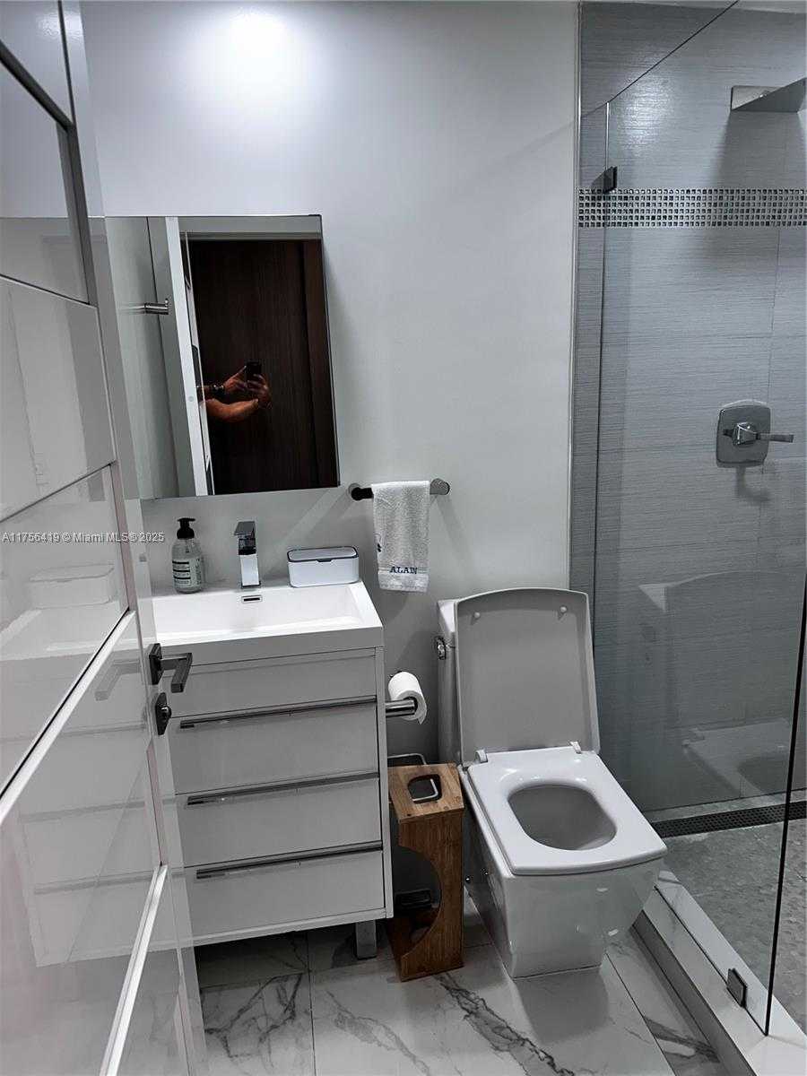 Small Image of 18801 SOUTH WEST 25TH CT, Miramar Number 7