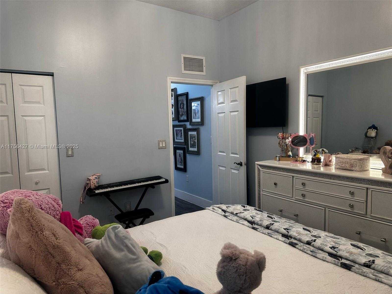 Small Image of 2908 AUGUSTA DR, Homestead Number 27
