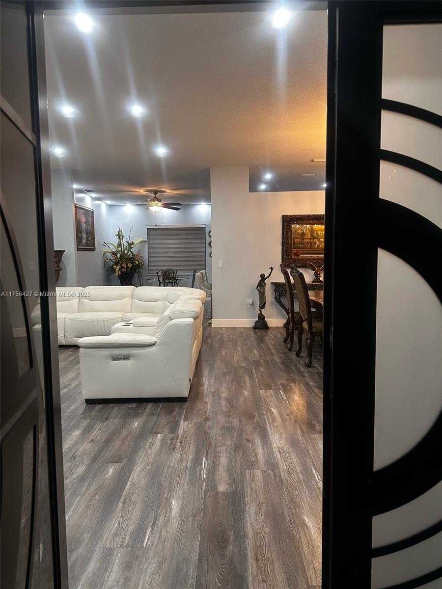 Small Image of 2908 AUGUSTA DR, Homestead Number 4