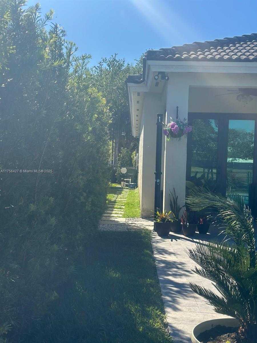 Small Image of 2908 AUGUSTA DR, Homestead Number 52