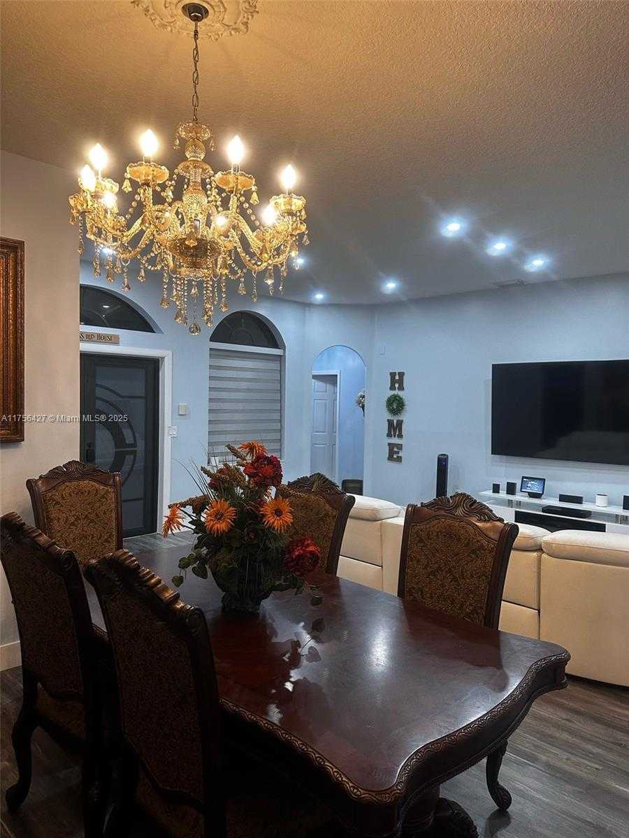 Small Image of 2908 AUGUSTA DR, Homestead Number 8