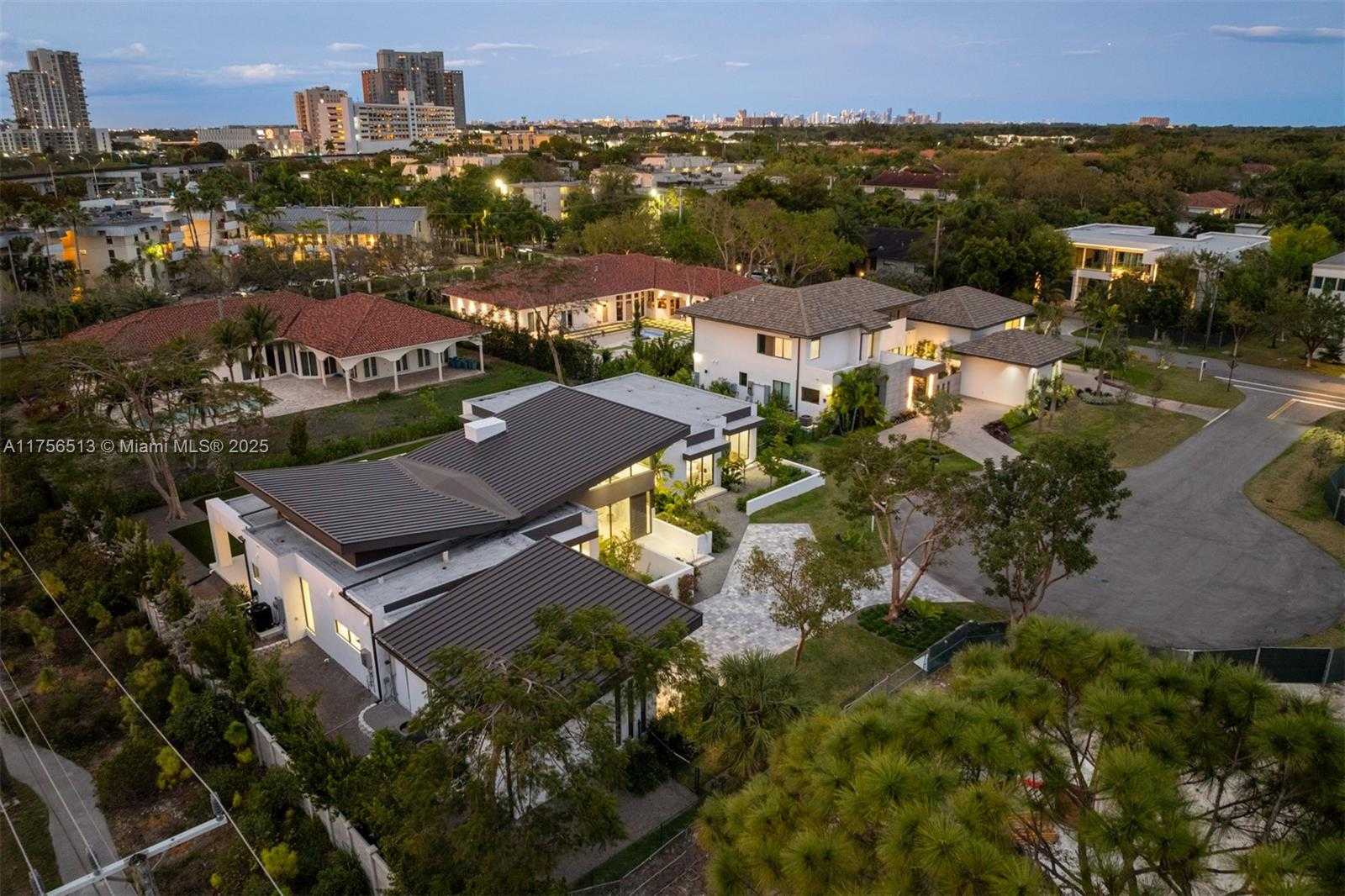 Small Image of 6991 SOUTH WEST 91 ST, Pinecrest Number 50