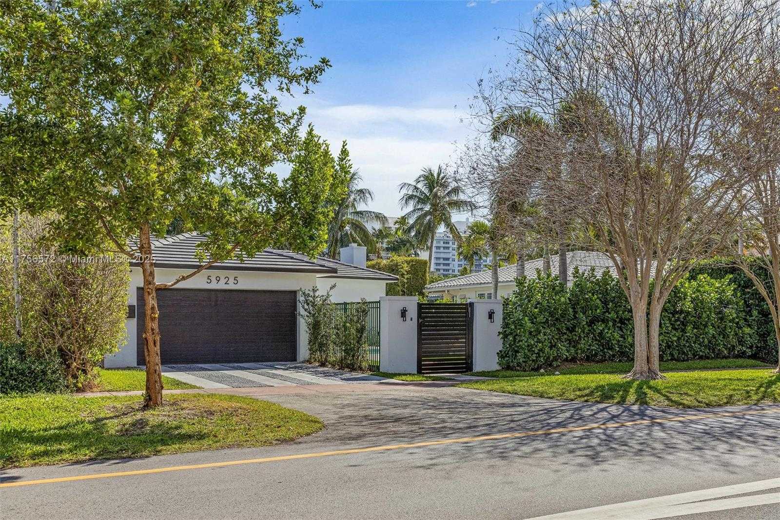 Small Image of 5925 LA GORCE DR, Miami Beach Number 2