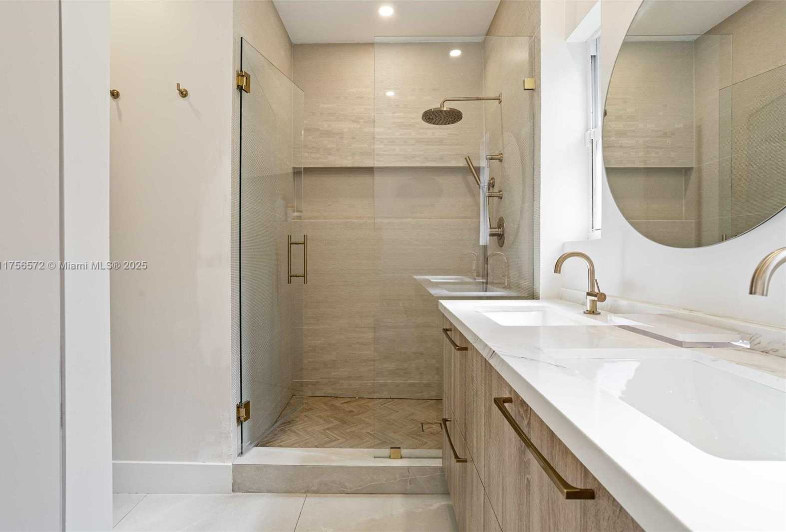 Small Image of 5925 LA GORCE DR, Miami Beach Number 22