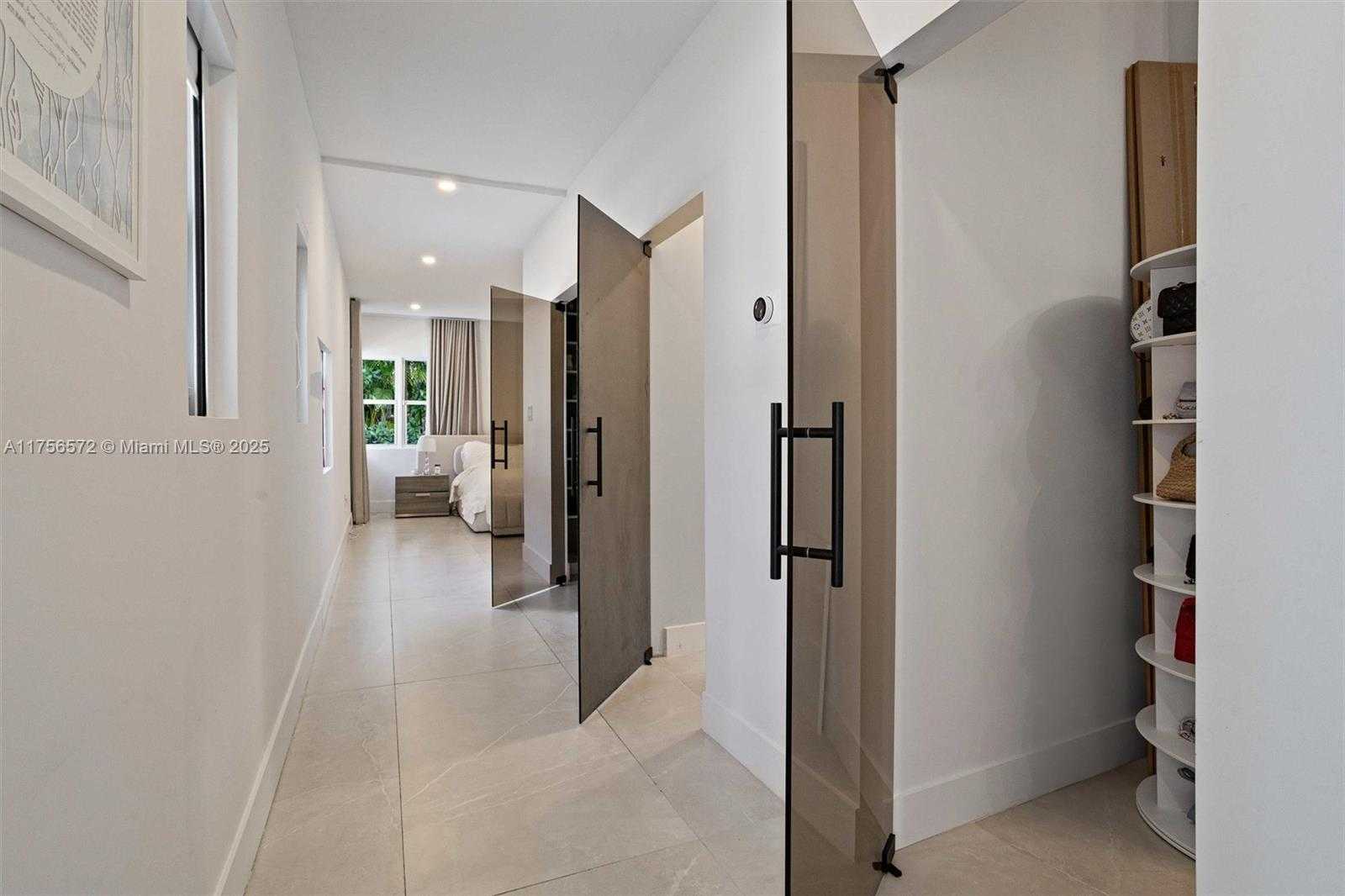 Small Image of 5925 LA GORCE DR, Miami Beach Number 23