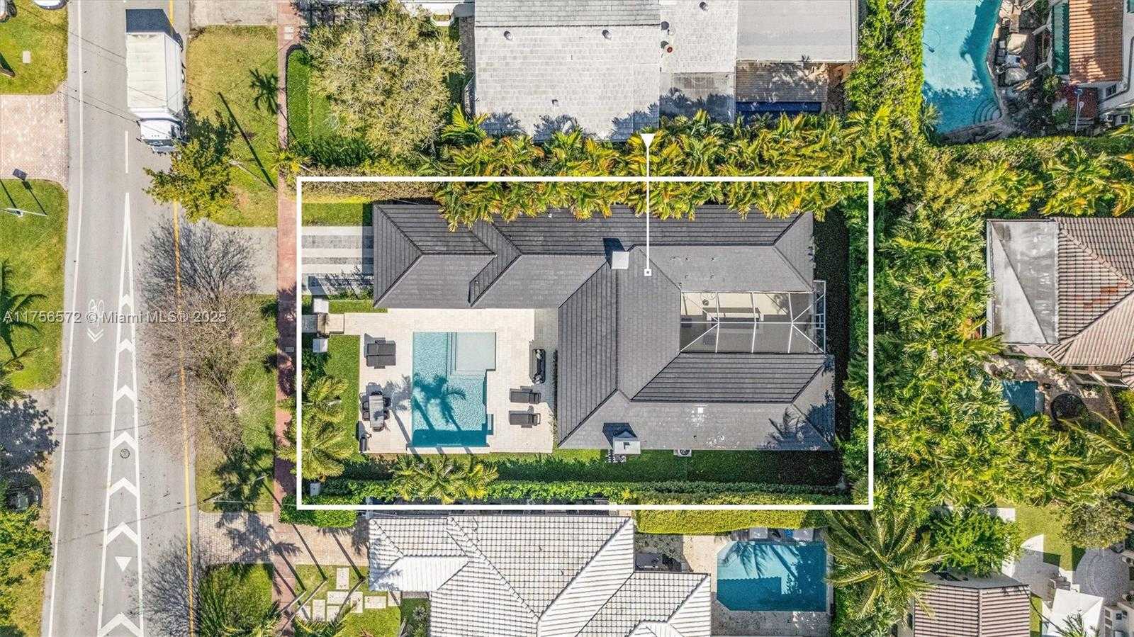 Small Image of 5925 LA GORCE DR, Miami Beach Number 24