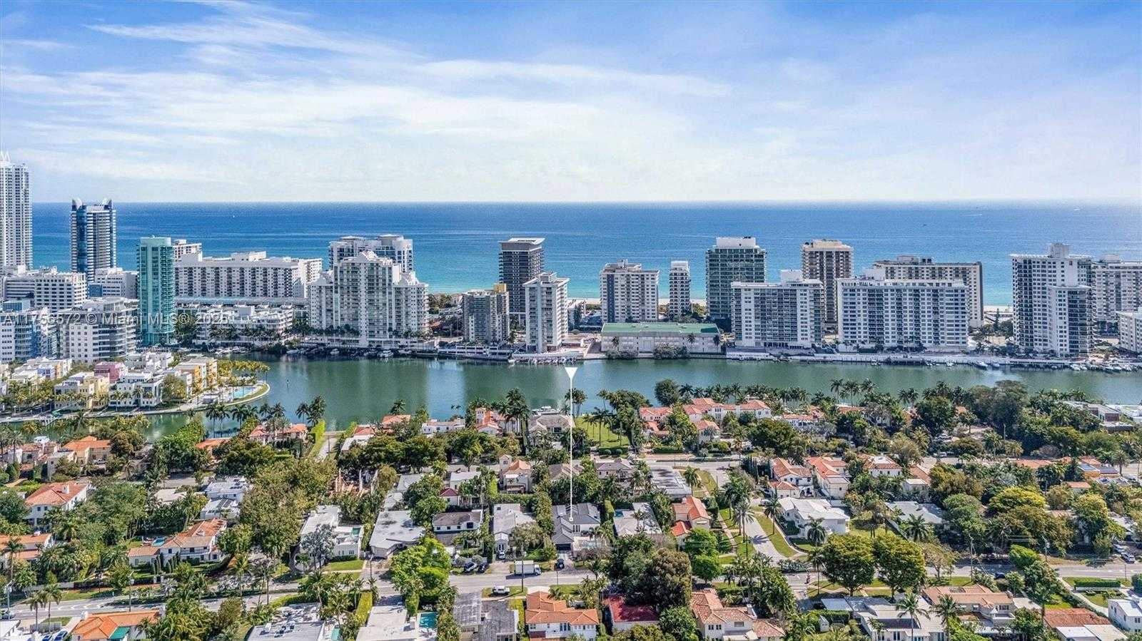 Small Image of 5925 LA GORCE DR, Miami Beach Number 28