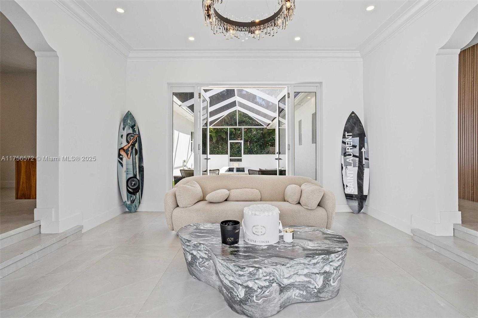 Small Image of 5925 LA GORCE DR, Miami Beach Number 4