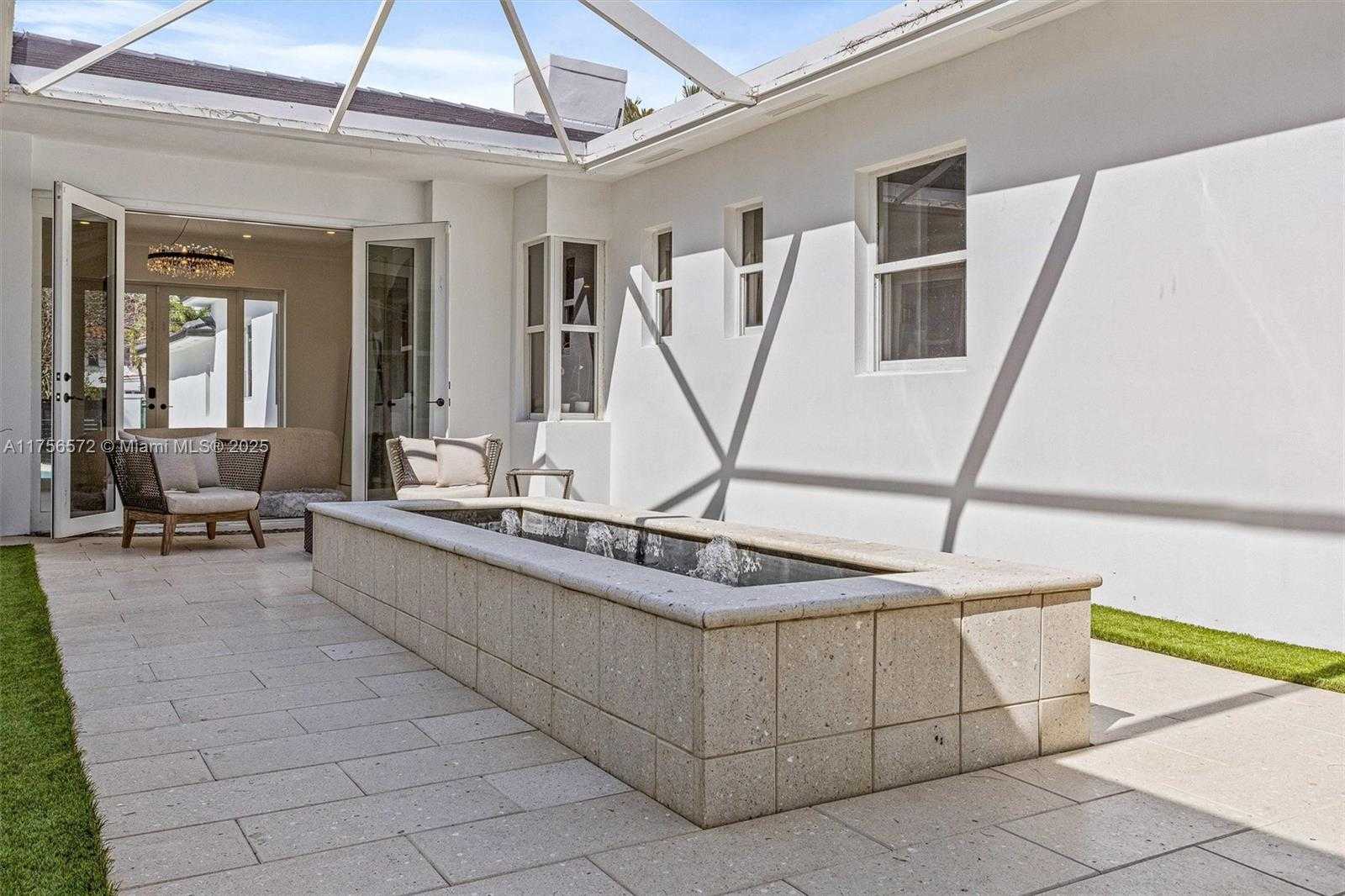 Small Image of 5925 LA GORCE DR, Miami Beach Number 6