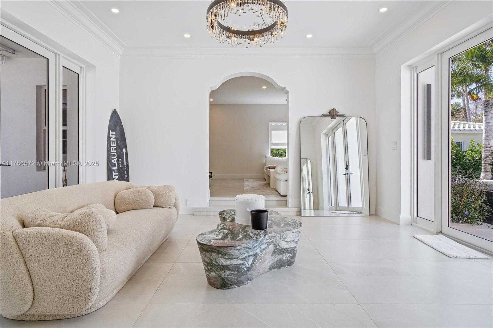 Small Image of 5925 LA GORCE DR, Miami Beach Number 8