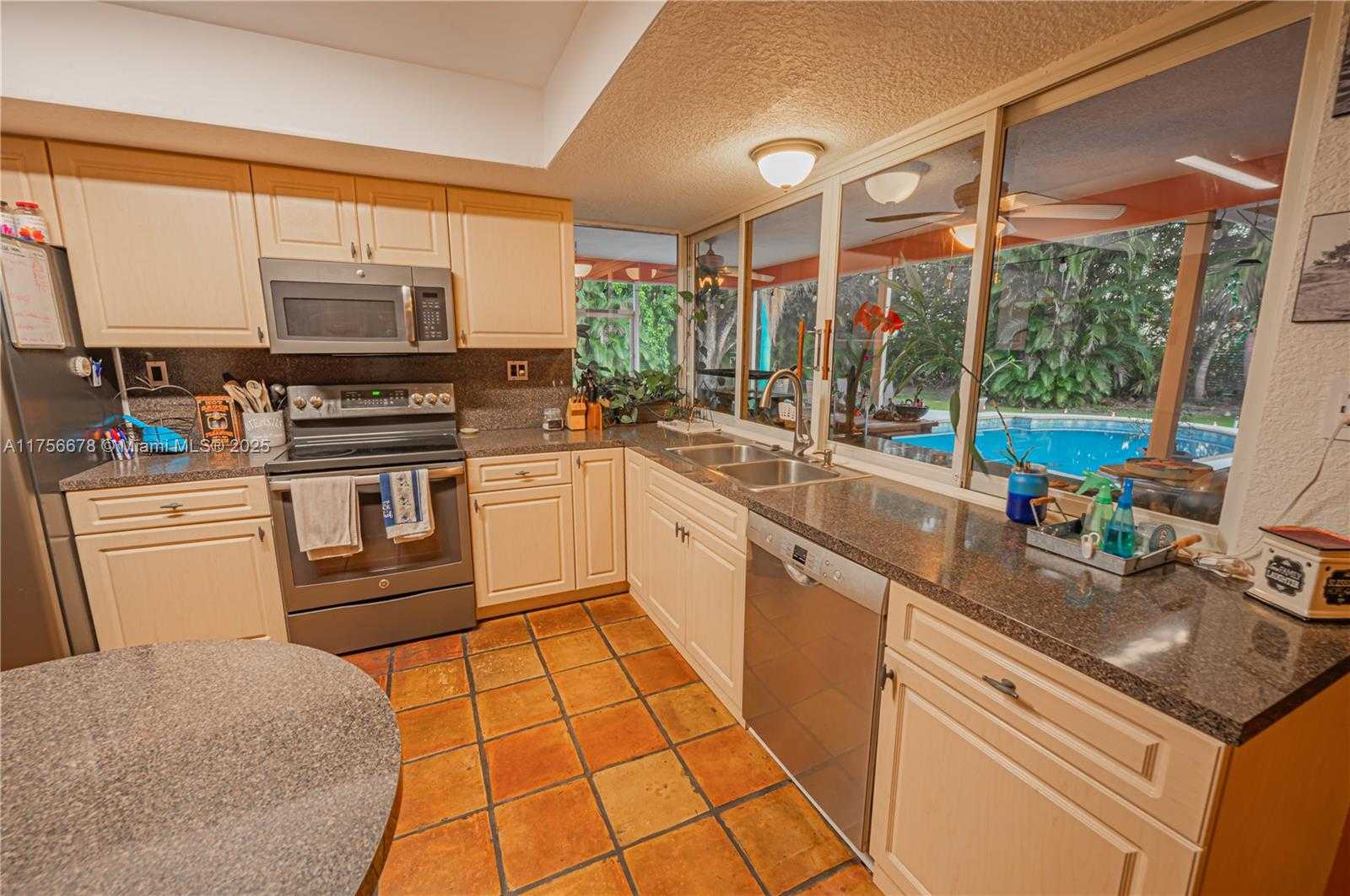 Small Image of 11400 TARA DR, Plantation Number 15