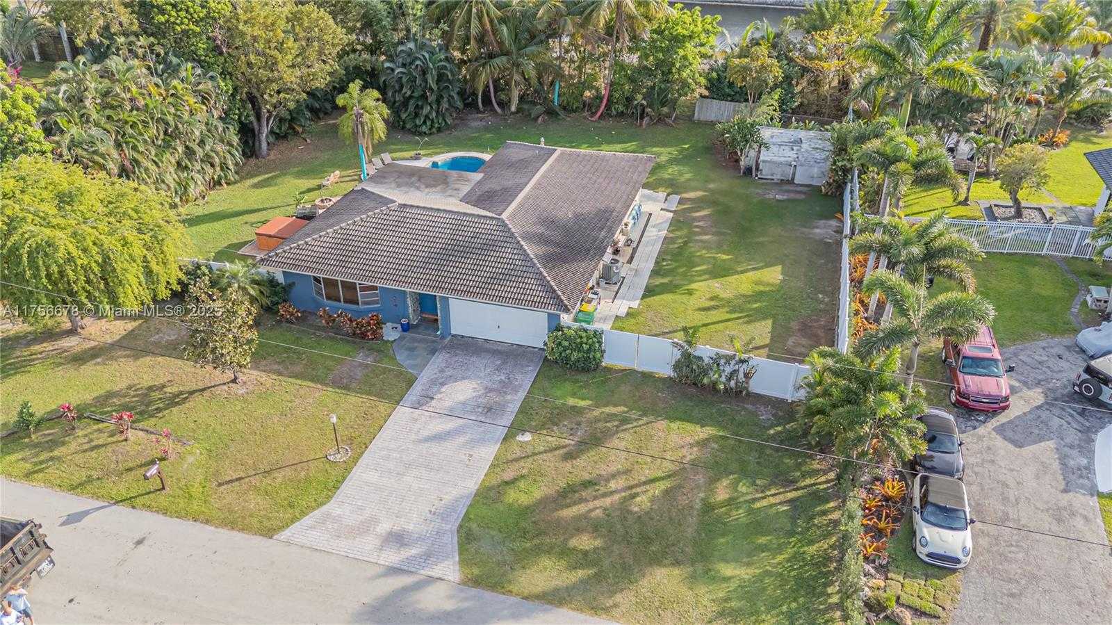 Small Image of 11400 TARA DR, Plantation Number 2