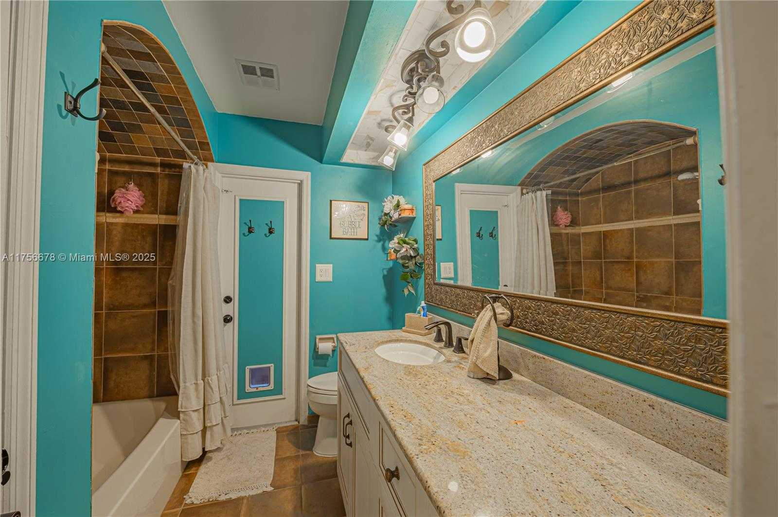 Small Image of 11400 TARA DR, Plantation Number 26