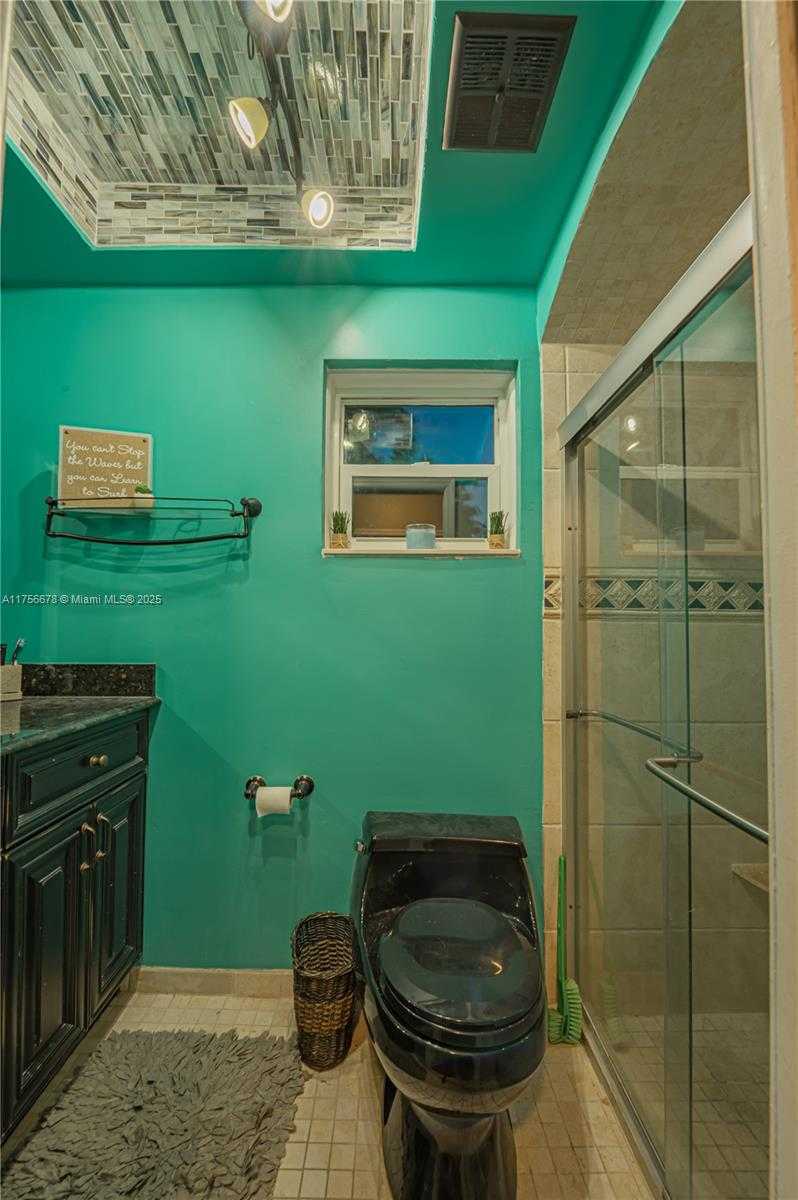 Small Image of 11400 TARA DR, Plantation Number 29