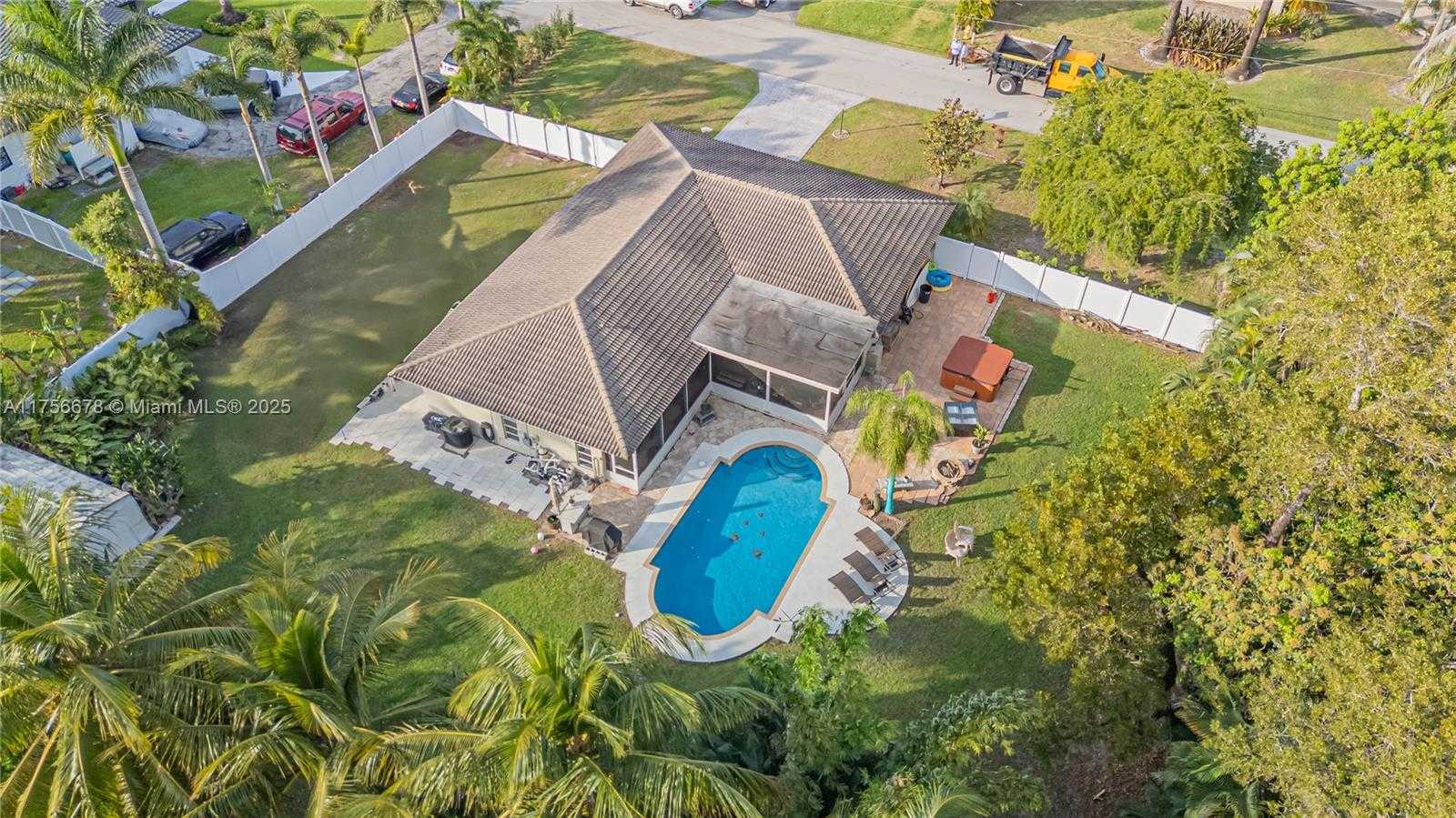Small Image of 11400 TARA DR, Plantation Number 3