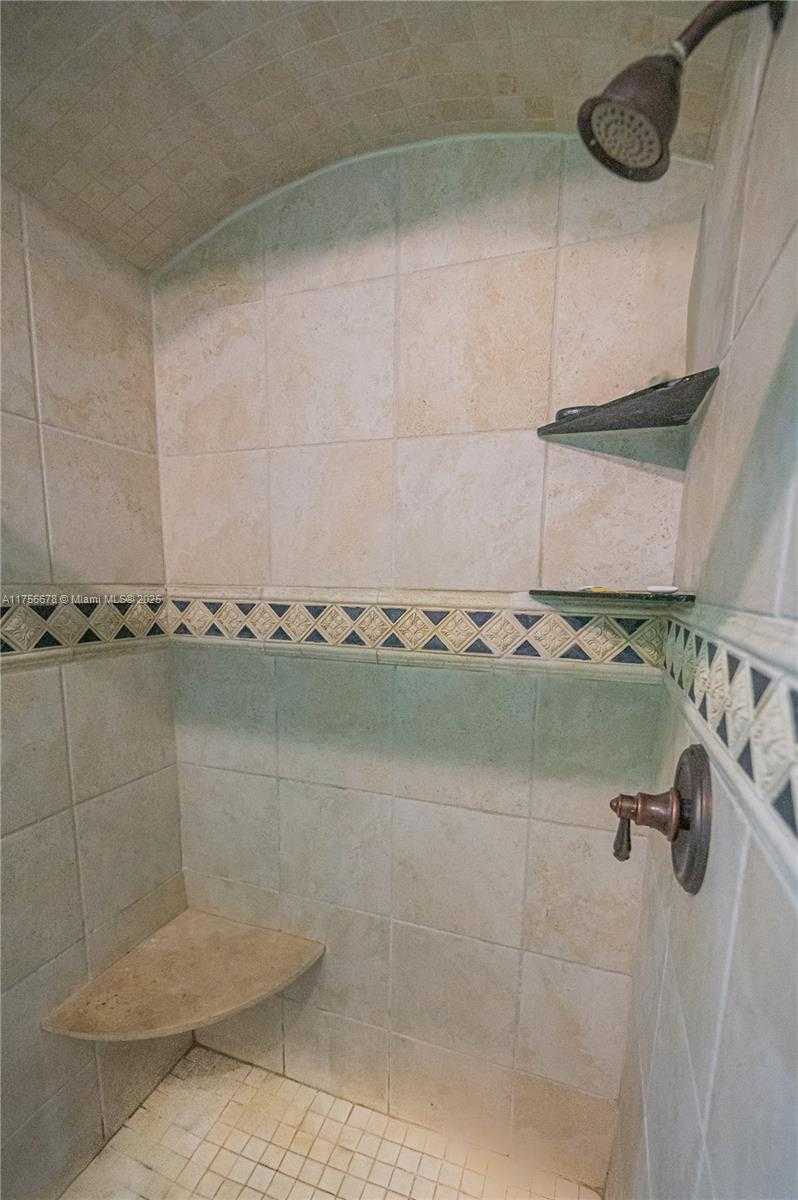 Small Image of 11400 TARA DR, Plantation Number 30