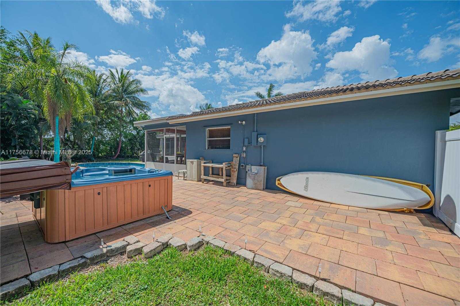 Small Image of 11400 TARA DR, Plantation Number 33