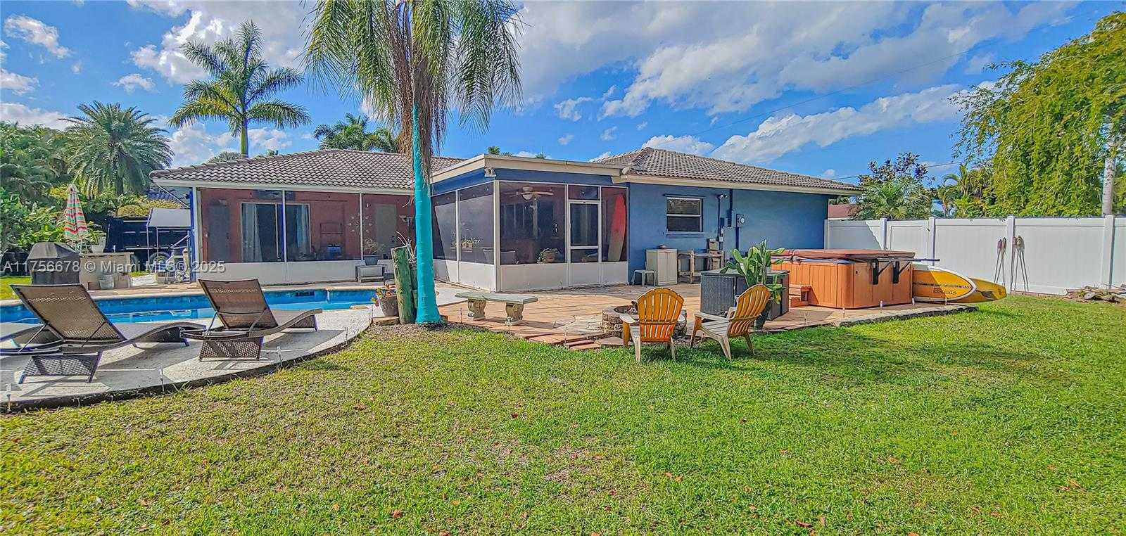 Small Image of 11400 TARA DR, Plantation Number 34