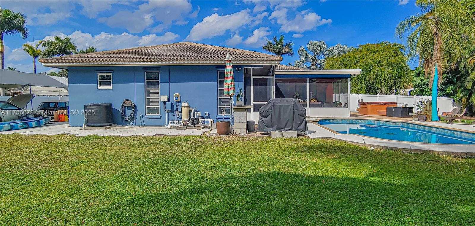 Small Image of 11400 TARA DR, Plantation Number 36