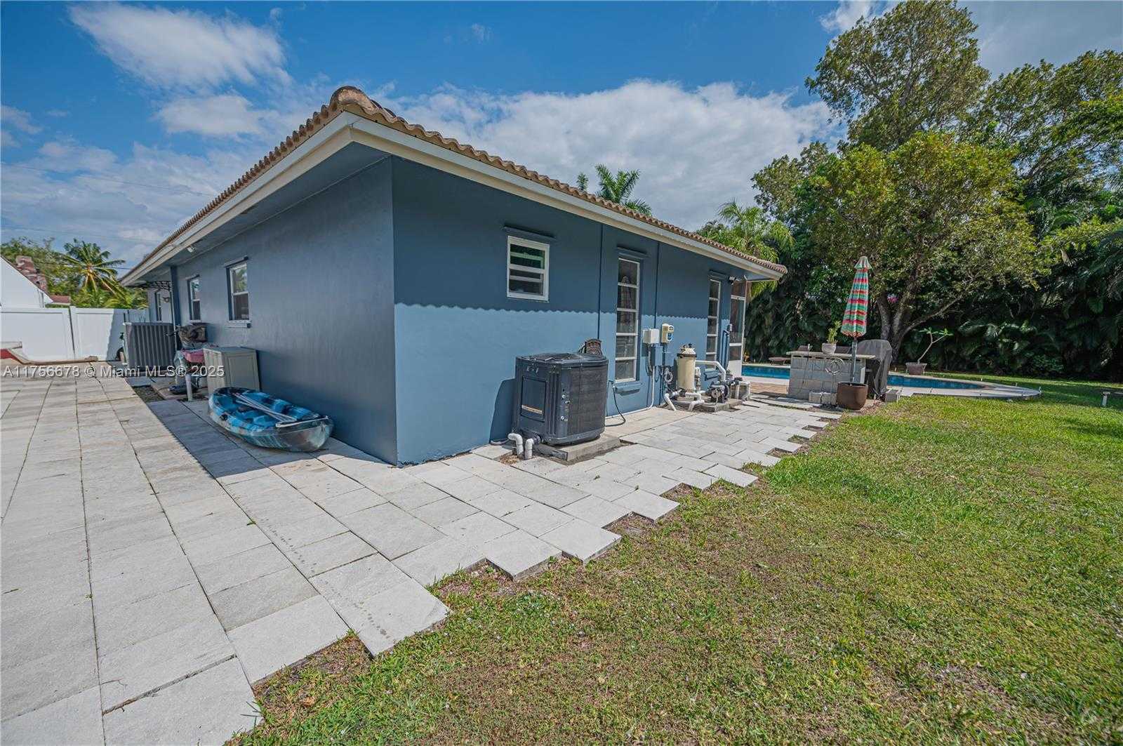 Small Image of 11400 TARA DR, Plantation Number 37