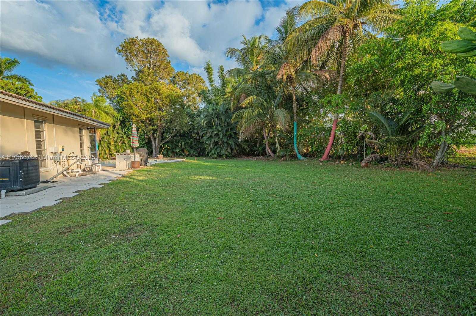 Small Image of 11400 TARA DR, Plantation Number 39