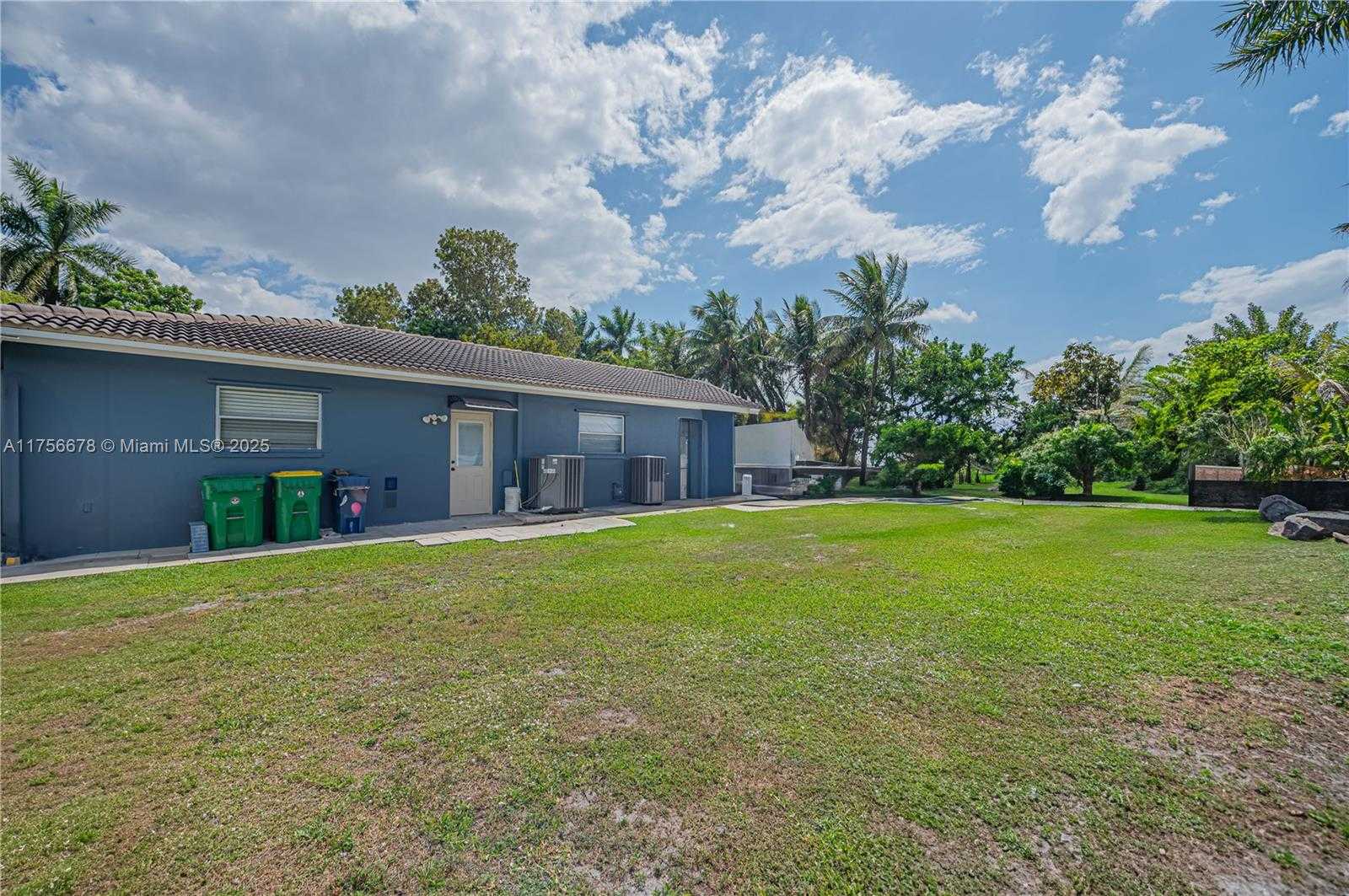 Small Image of 11400 TARA DR, Plantation Number 40