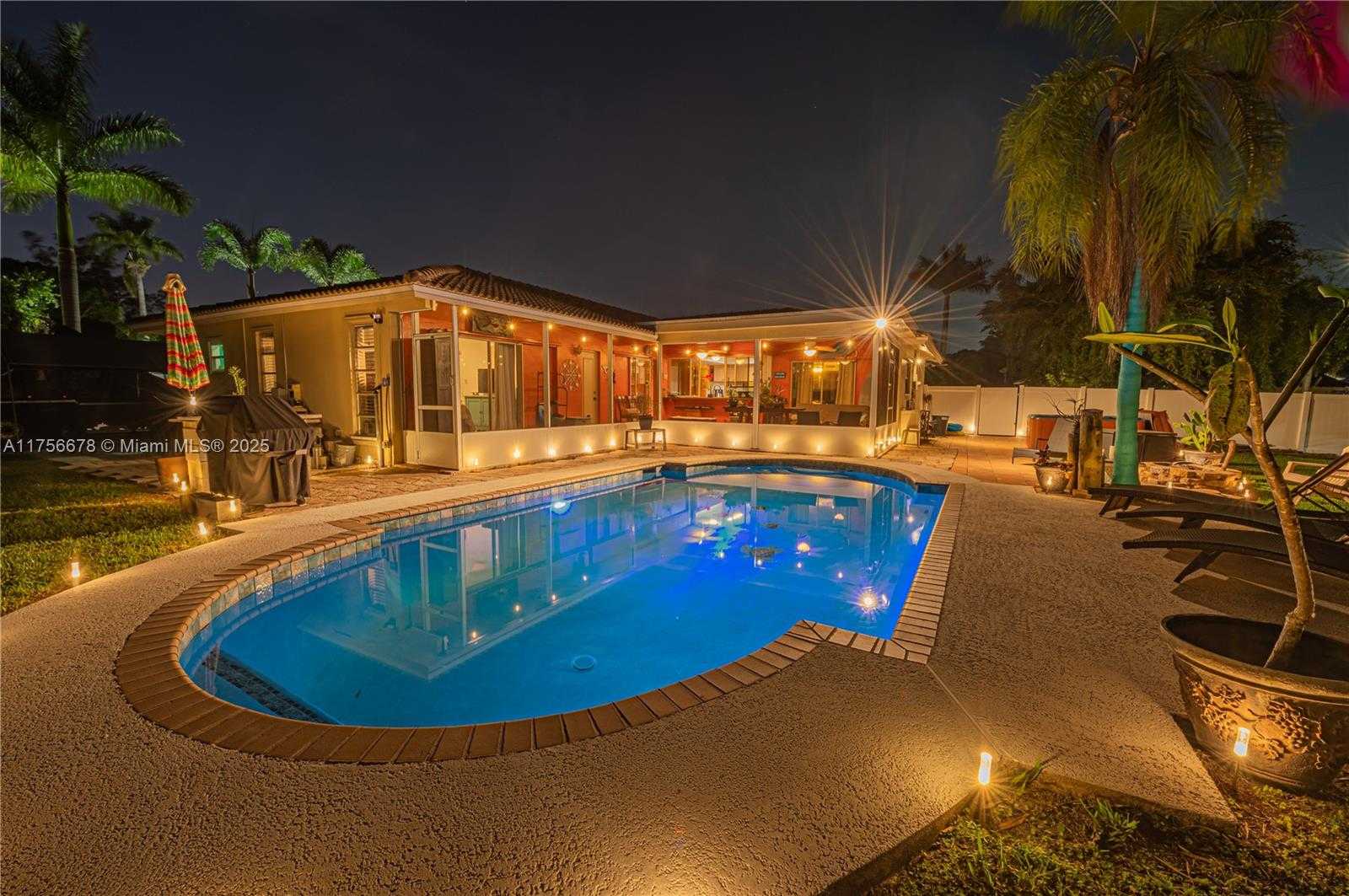 Small Image of 11400 TARA DR, Plantation Number 51