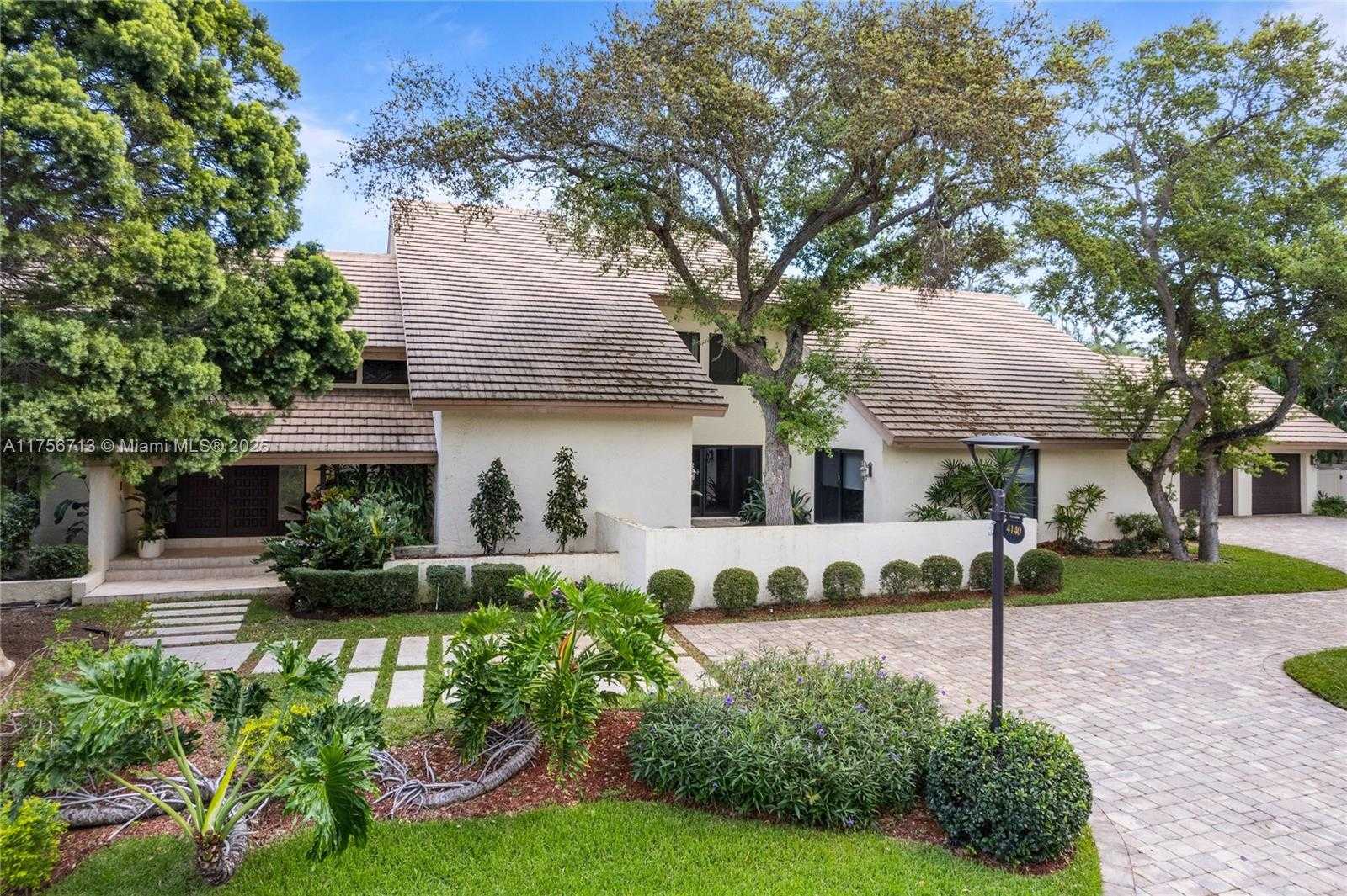 Small Image of 4140 SANCTUARY LN, Boca Raton Number 2
