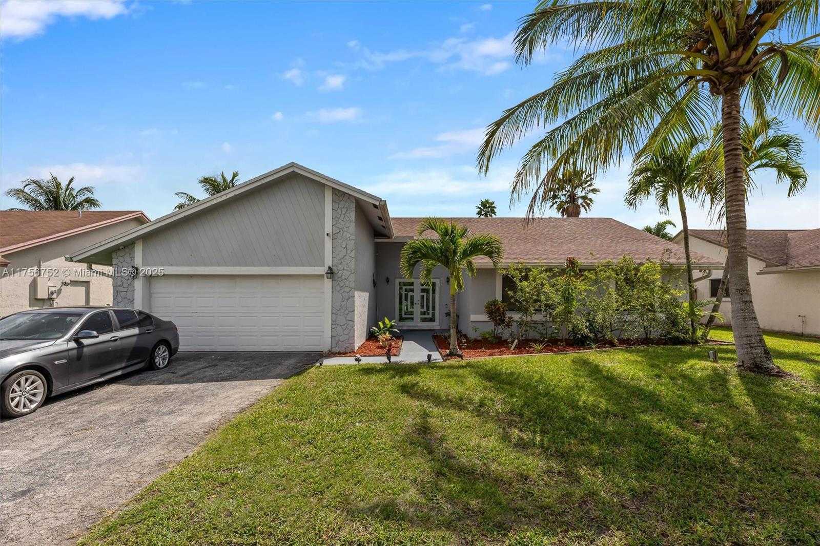 Small Image of 8020 NORTH WEST 51ST CT, Lauderhill Number 2