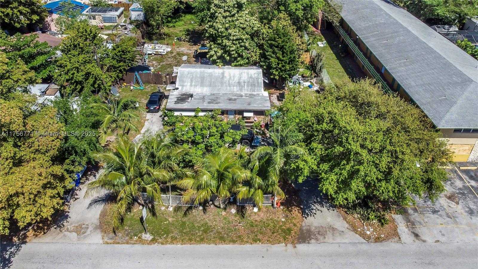 Small Image of 2743 PIERCE ST, Hollywood Number 10
