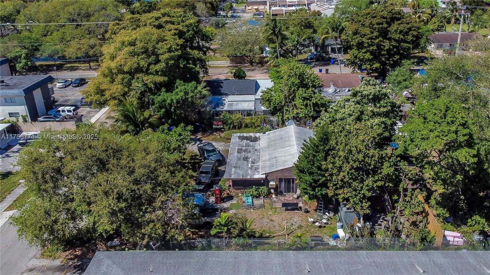 Small Image of 2743 PIERCE ST, Hollywood Number 12