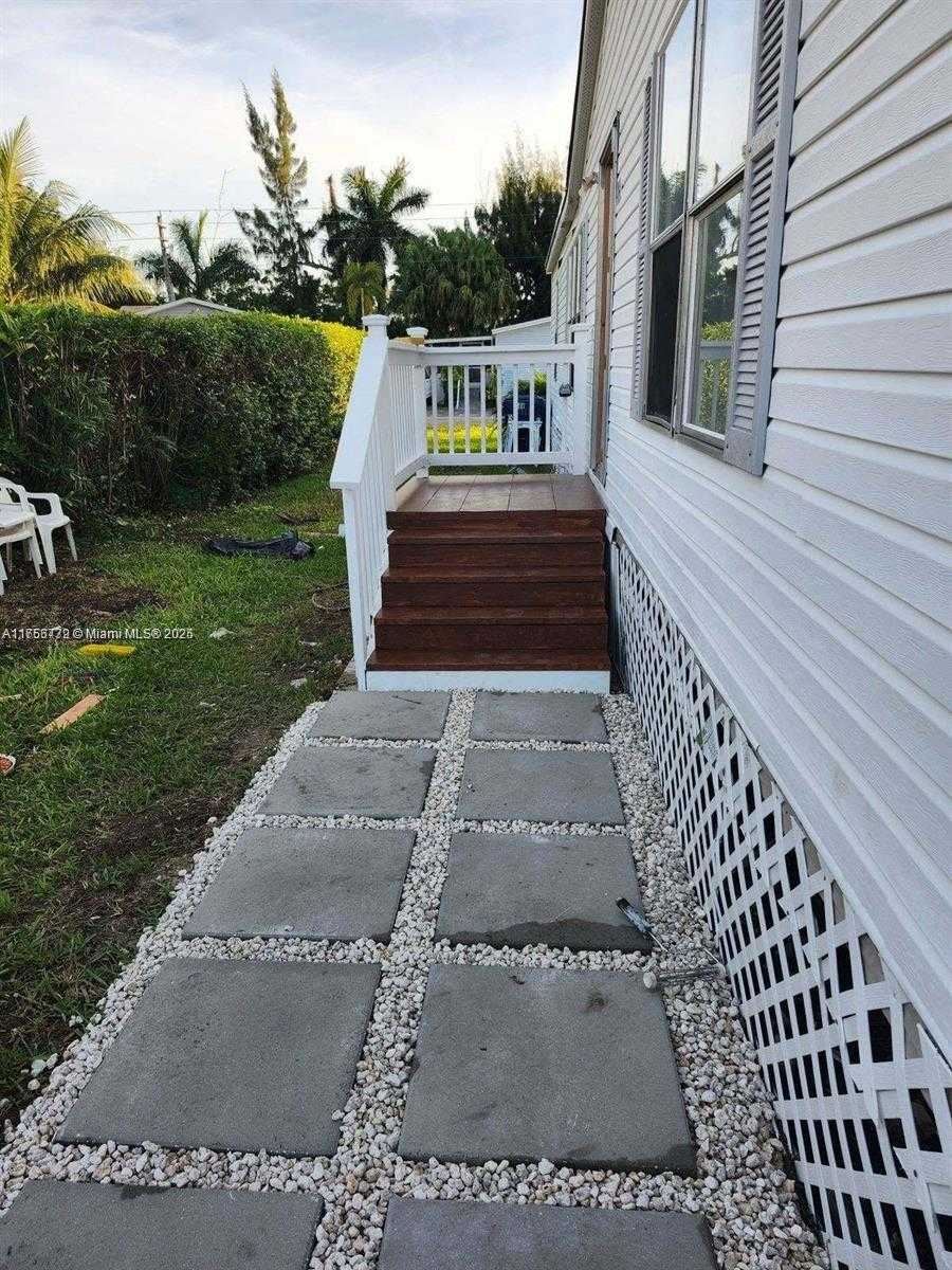 Small Image of 35250 SOUTH WEST 177TH CT UNIT 188, Homestead Number 3