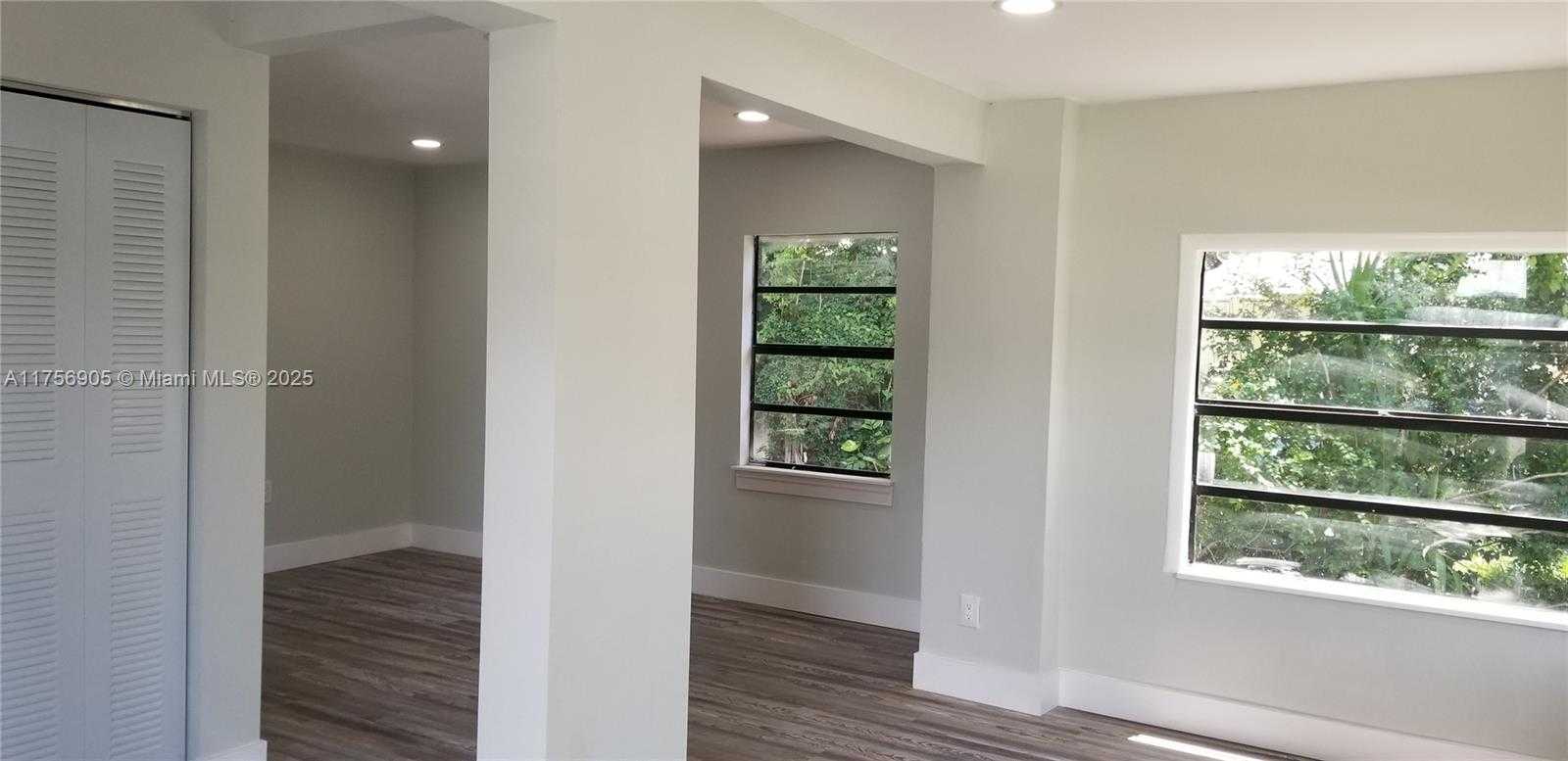 Small Image of 2465 NORTH EAST 184TH ST, North Miami Beach Number 15