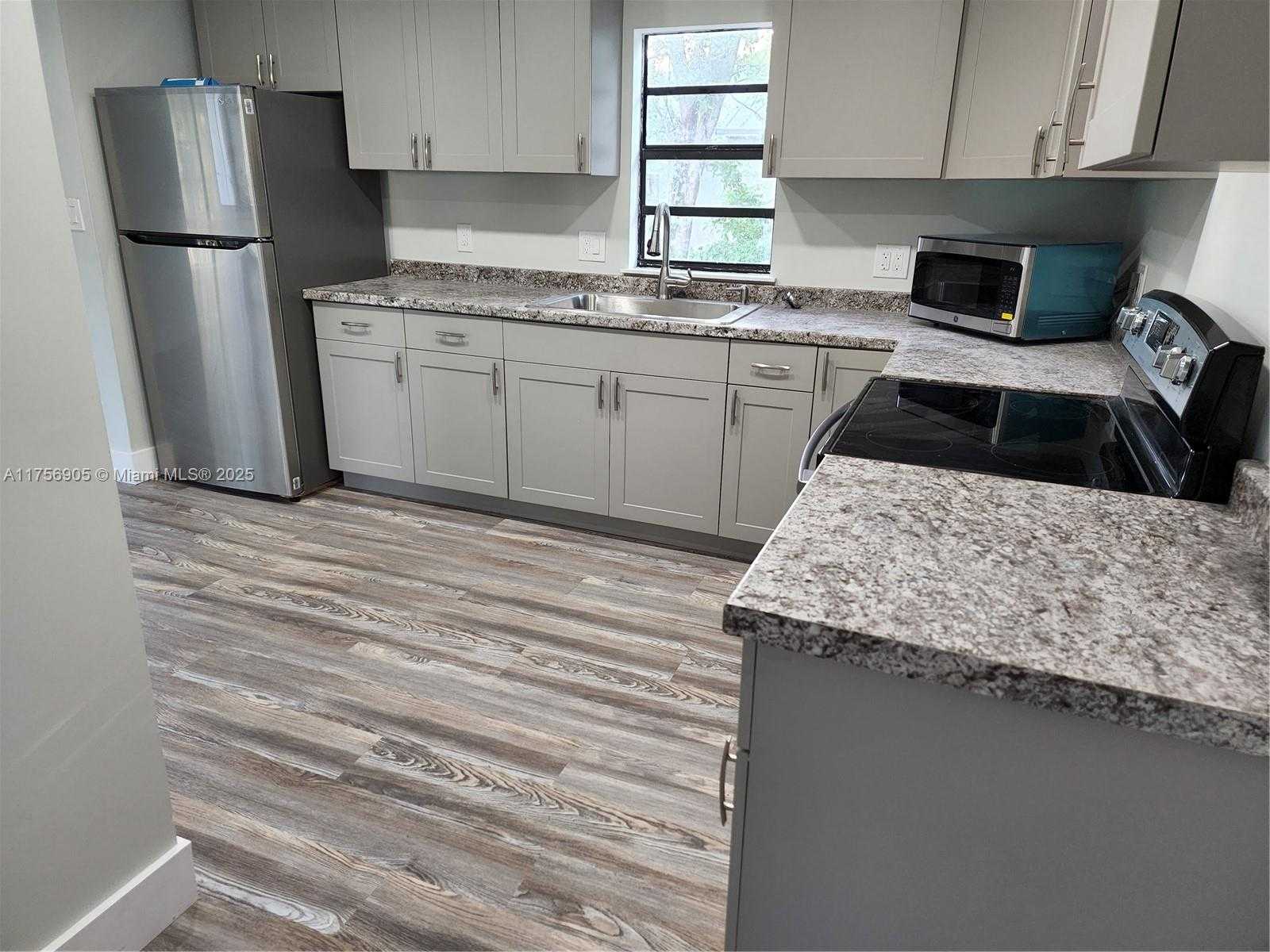 Small Image of 2465 NORTH EAST 184TH ST, North Miami Beach Number 18