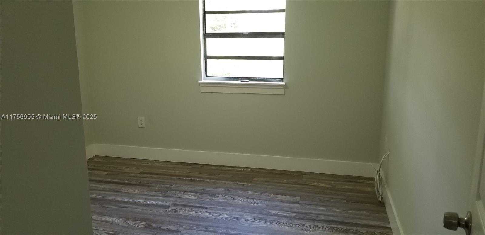 Small Image of 2465 NORTH EAST 184TH ST, North Miami Beach Number 5