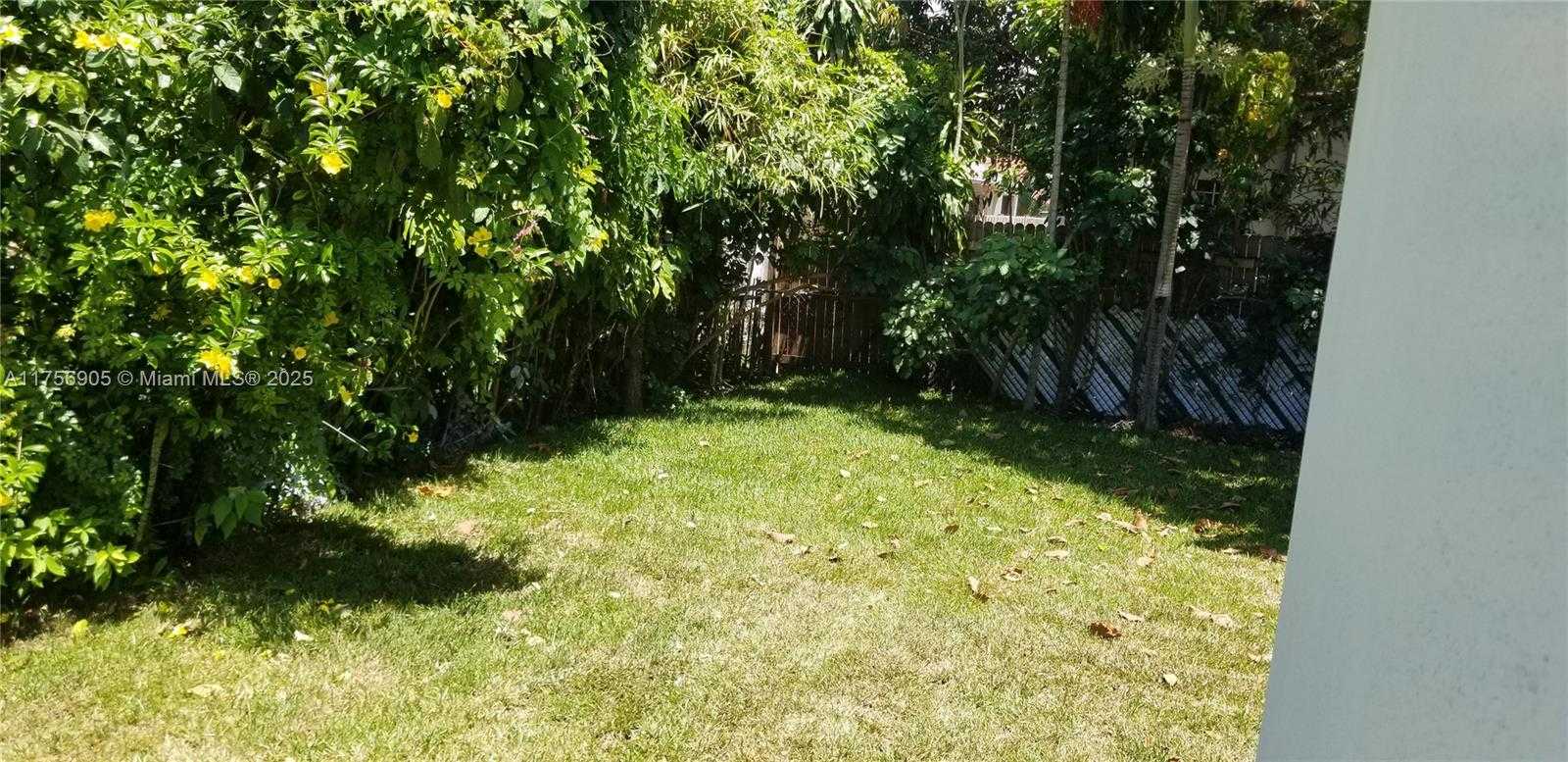 Small Image of 2465 NORTH EAST 184TH ST, North Miami Beach Number 7