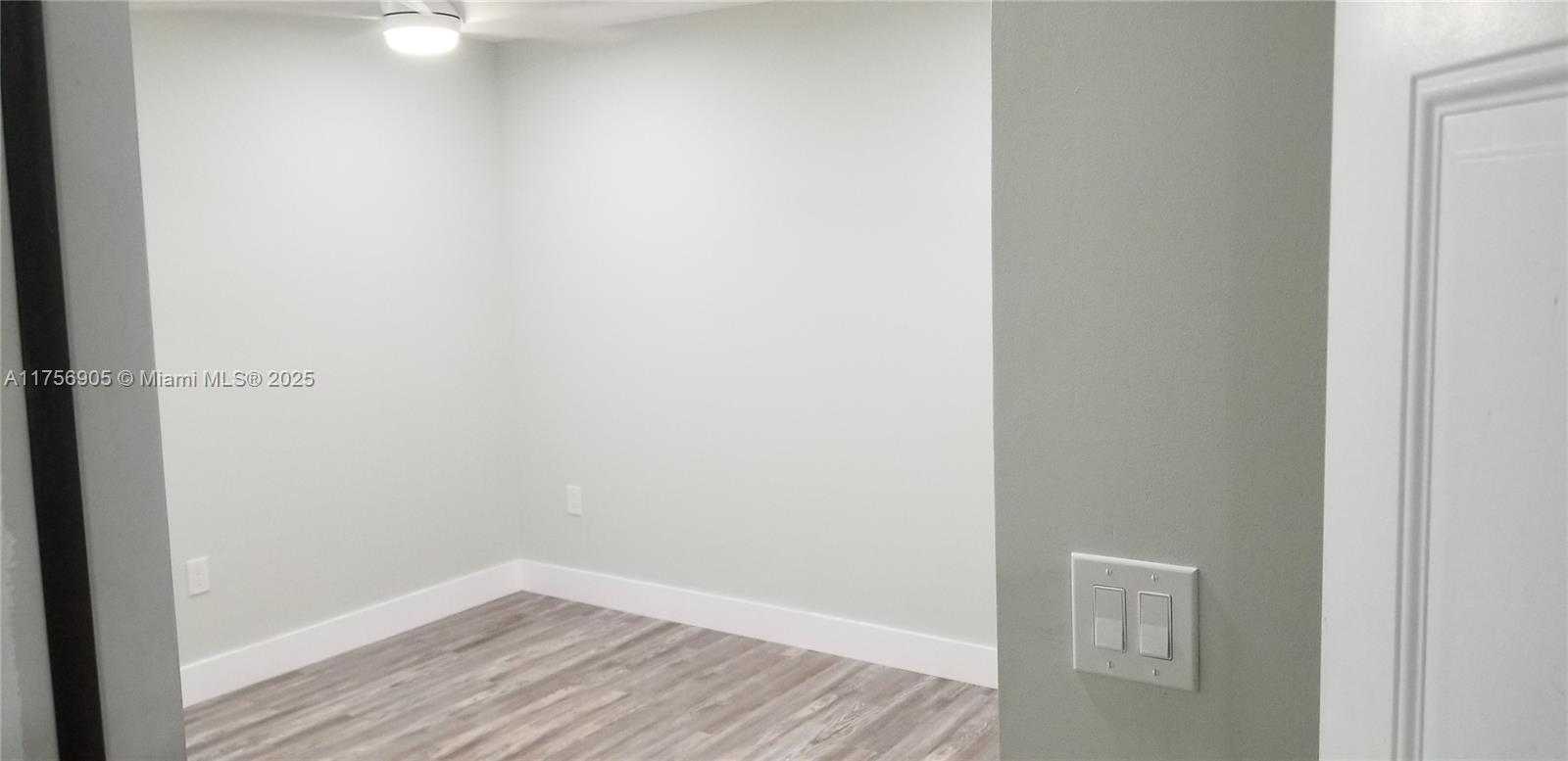 Small Image of 2465 NORTH EAST 184TH ST, North Miami Beach Number 8