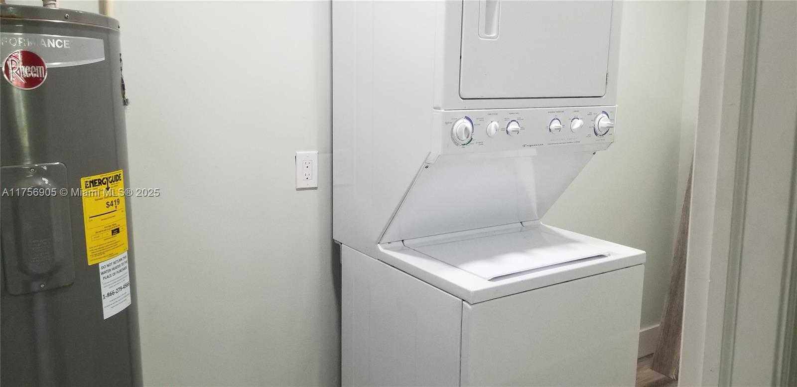 Small Image of 2465 NORTH EAST 184TH ST, North Miami Beach Number 9